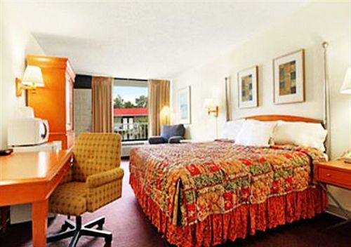 Express Inn & Suites Clearwater Pinellas Park Habitación foto